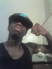 tryin to get 2 u and that monkey $M.O.E$ profile picture