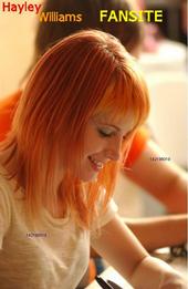 Hayley Williams Fansite is BACK! profile picture