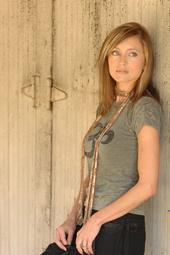 Randi Soyland--songwriter/artist profile picture