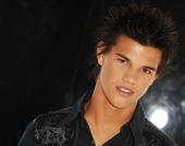 Taylor Lautner profile picture