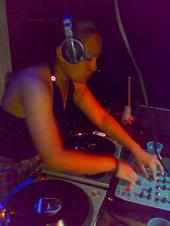 DJ_CELINA a.k.a. LADYMONOIZER profile picture