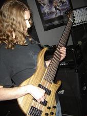 ERIC [BASSIST] profile picture