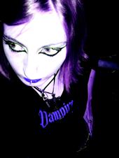 â€ ~Z*O*M*B*I*E G*I*R*L!~â€  profile picture