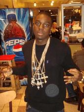 20 chains look like a scarf on my neck profile picture