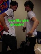 Boys LIke Girls Groupies!I love Paul! ™ profile picture