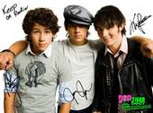 Joe nd Nick nd Kevin da Jonas Brothers 8.21.08 profile picture