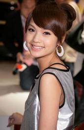 Rainie Yang profile picture