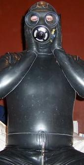 rubbermaskman2005