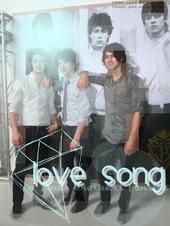 LOVE SONG [a jonas brothers fansite] profile picture