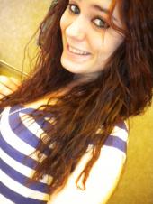 Molly,(; profile picture