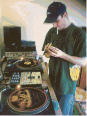 DJ SIMON VINYL JUNKIE WWW.KEMETRADIO.COM profile picture