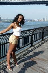 Follow me on Twitter.com/ThIa BrOwN!!!! profile picture