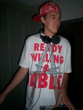 DJ Distort - Aaron Thomas profile picture