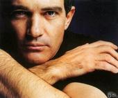 The official Antonio Banderas Page profile picture