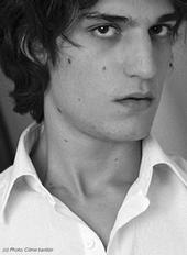 louis garrel profile picture