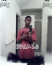 R.o.N.a.L.d profile picture