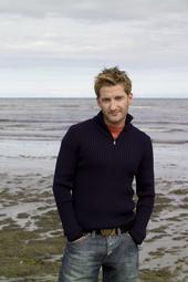 Paul Byrom Official profile picture