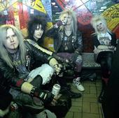 CrashDiet profile picture