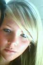 **..Holly .AKA. *The Blonde Princess*..**3Guyson profile picture