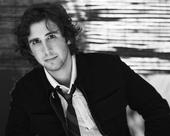 Josh Groban profile picture